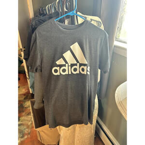 Adidas Men's Golf T-Shirt Medium - Tee Up Your Style!